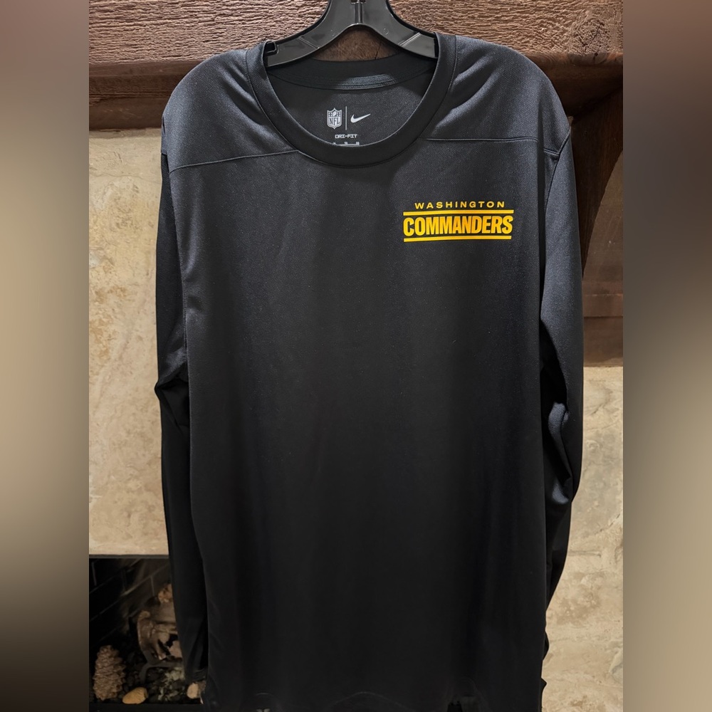 Nike Washington Commanders DRI-FIT SHIRT
NEW WITHOUT TAGS
BLACK 
XL